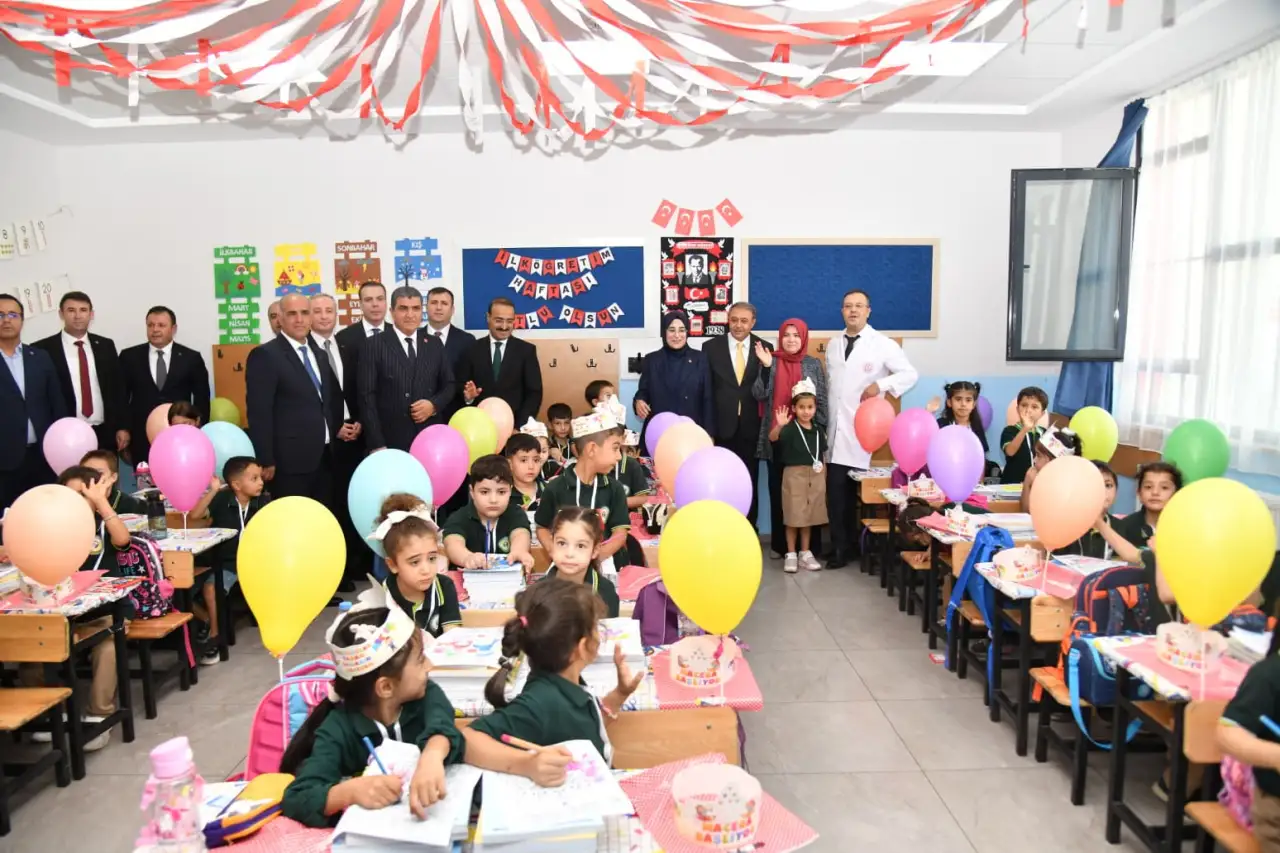 Şanlıurfa’da 2026-2027 Eğitim Yılı Başladı: İlk Ders Zili Akpıyar İlkokulu’nda Çaldı