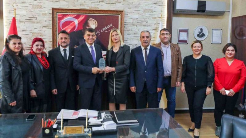 Fadıloğlu, Öğrencilere Sınav Öncesi Moral Verdi: Eğitimde Büyük Adım!