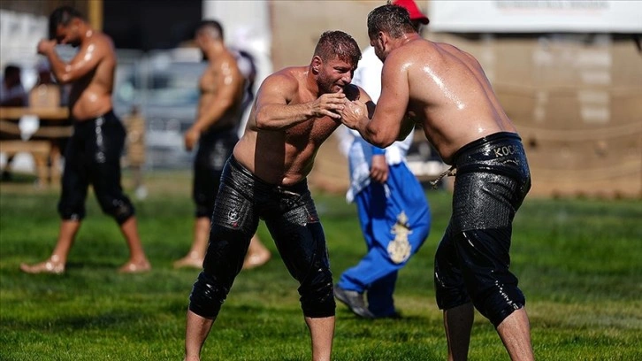 6. Etnospor Kültür Festivali'nin üçüncü gününde Fetih Yağlı Güreş müsabakaları yapıldı