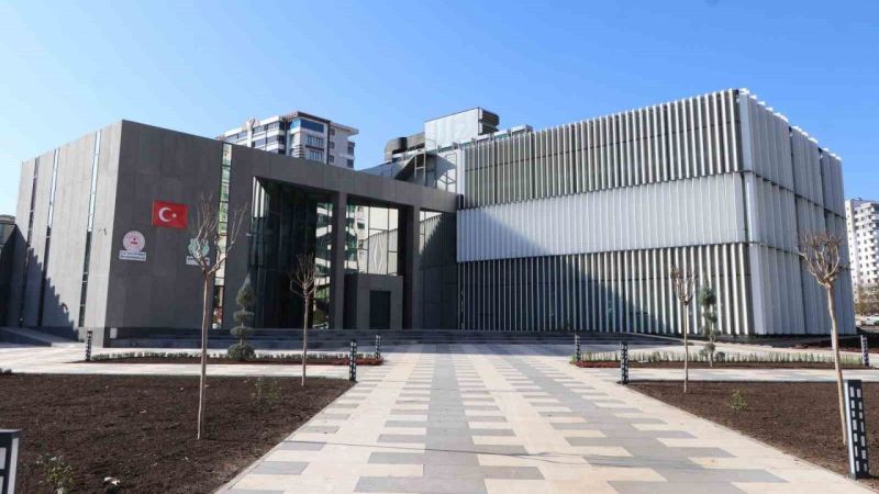 Modern Millet Kıraathanesi Açılıyor