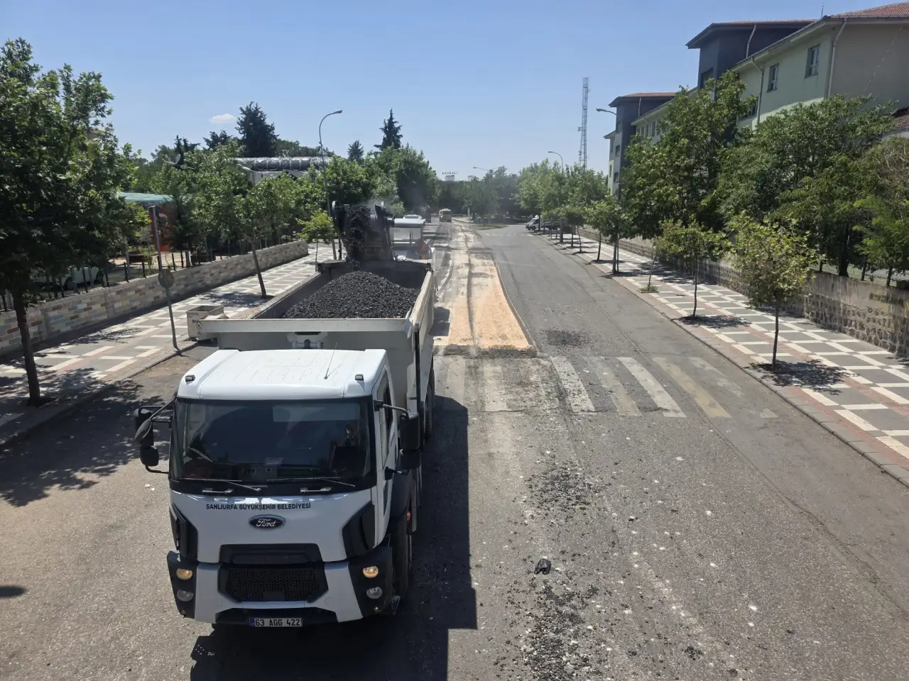 Siverek’te Ulaşımda Yeni Dönem: İki Kritik Cadde Sıcak Asfaltla Baştan Sona Yenileniyor