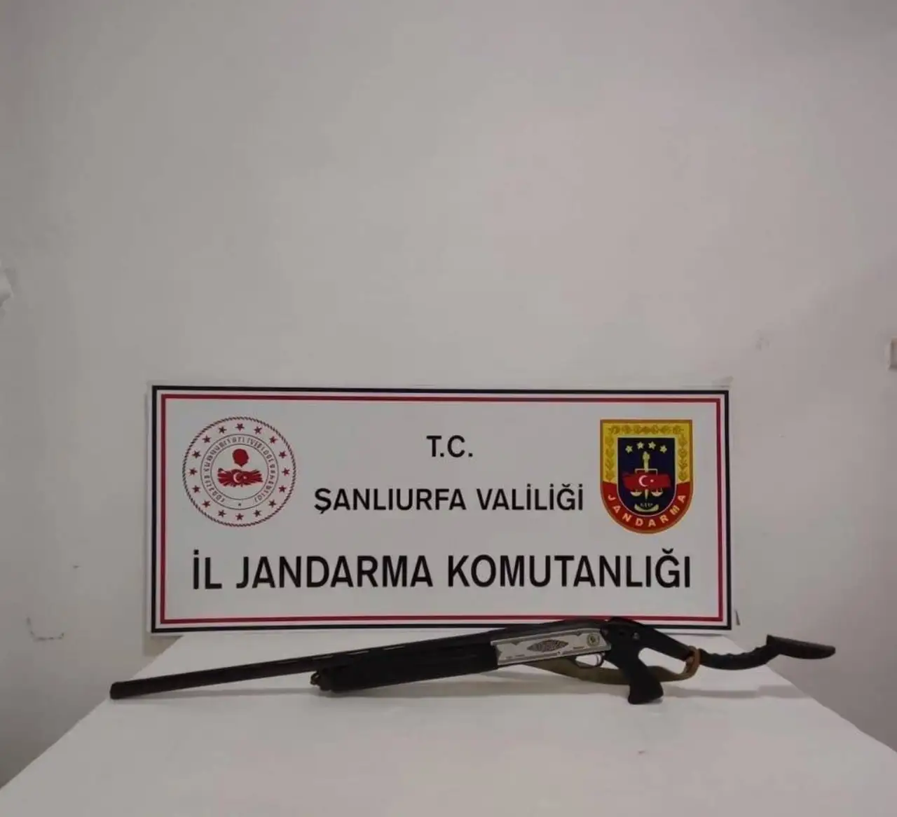 Jandarmadan Siverek ve İki İlçede Silah Operasyonu