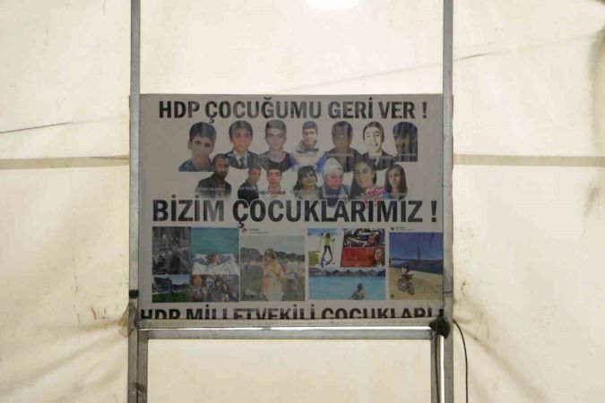 Anneleri Bin 535 Gündür Çocukları İçin Nöbette