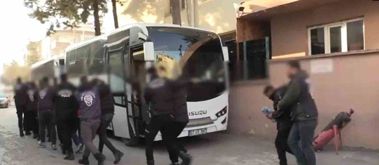 Örgütlü Olarak Dolandırıcılık Yapan 39 Şüpheli Yakalandı