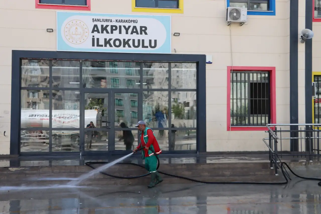 Yeni Eğitim Yılı Öncesi 70 Okulda Temizlik Seferberliği