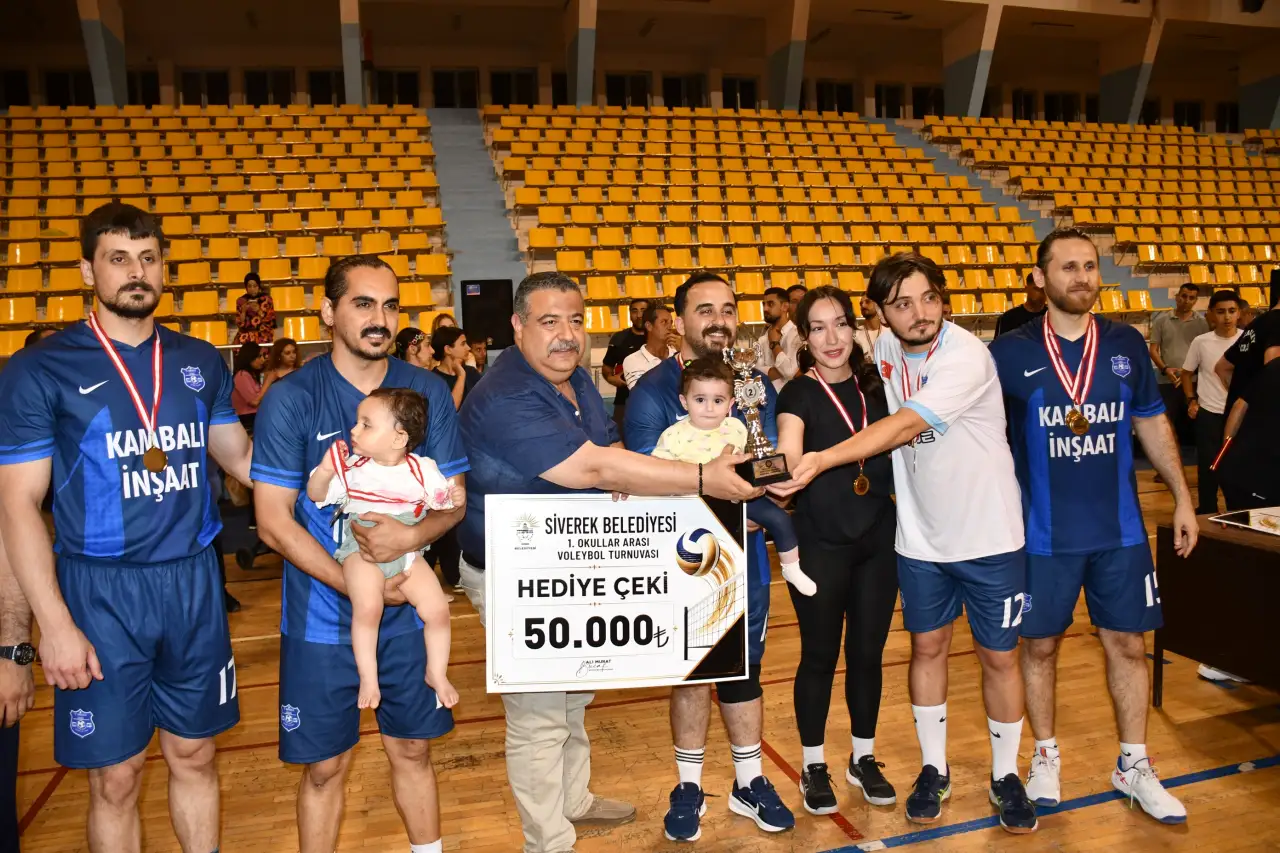 Siverek’te Öğretmenler Arası Voleybol Turnuvası Şampiyonunu Seçti