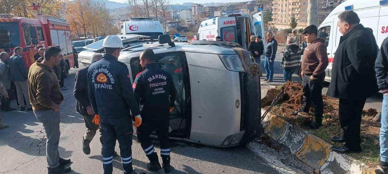 Hafif Ticari Araç Takla Attı