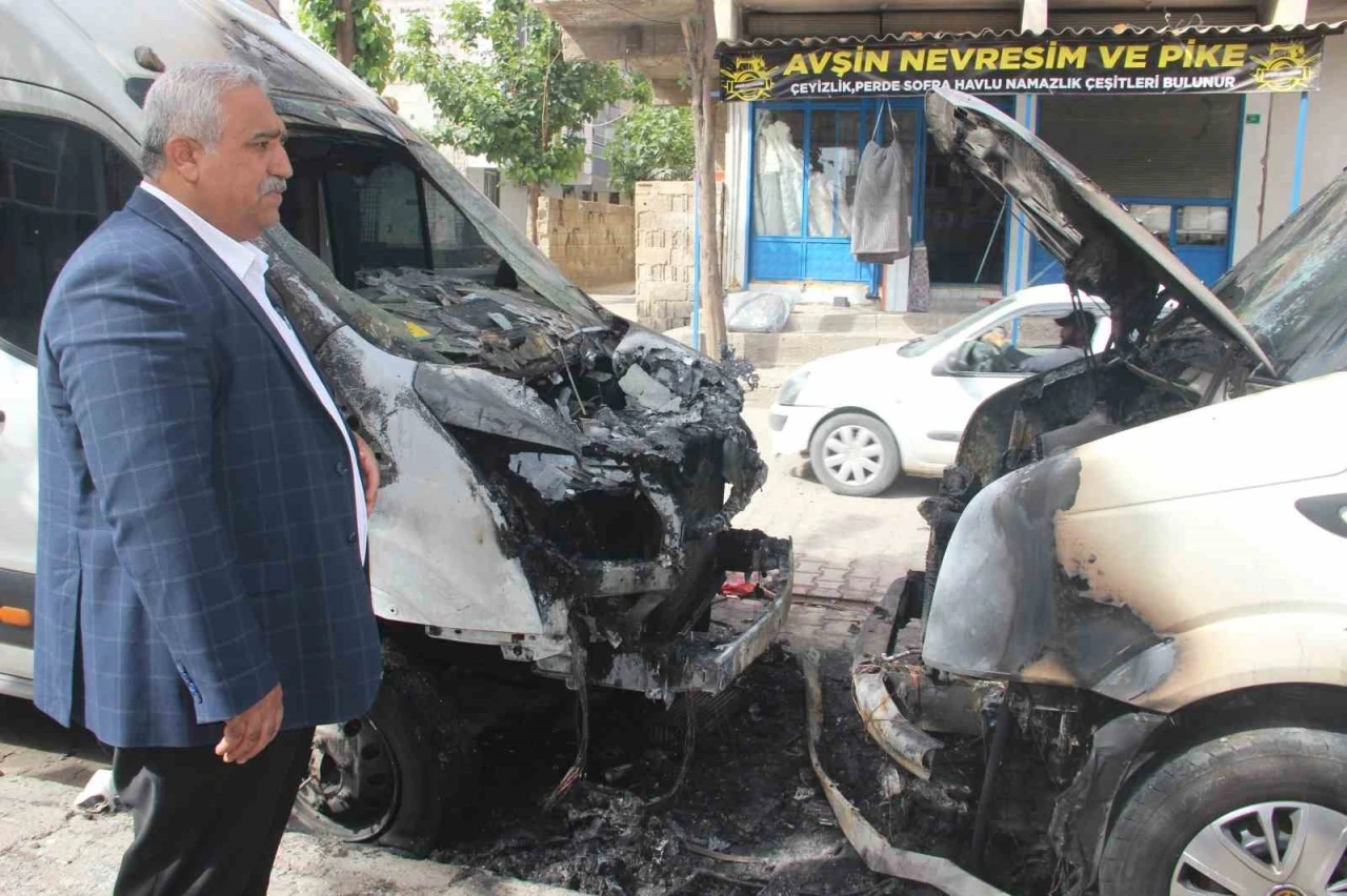 Gecenin Karanlığında Dehşet: Aynı Mahallede 9 Araç Kundaklandı