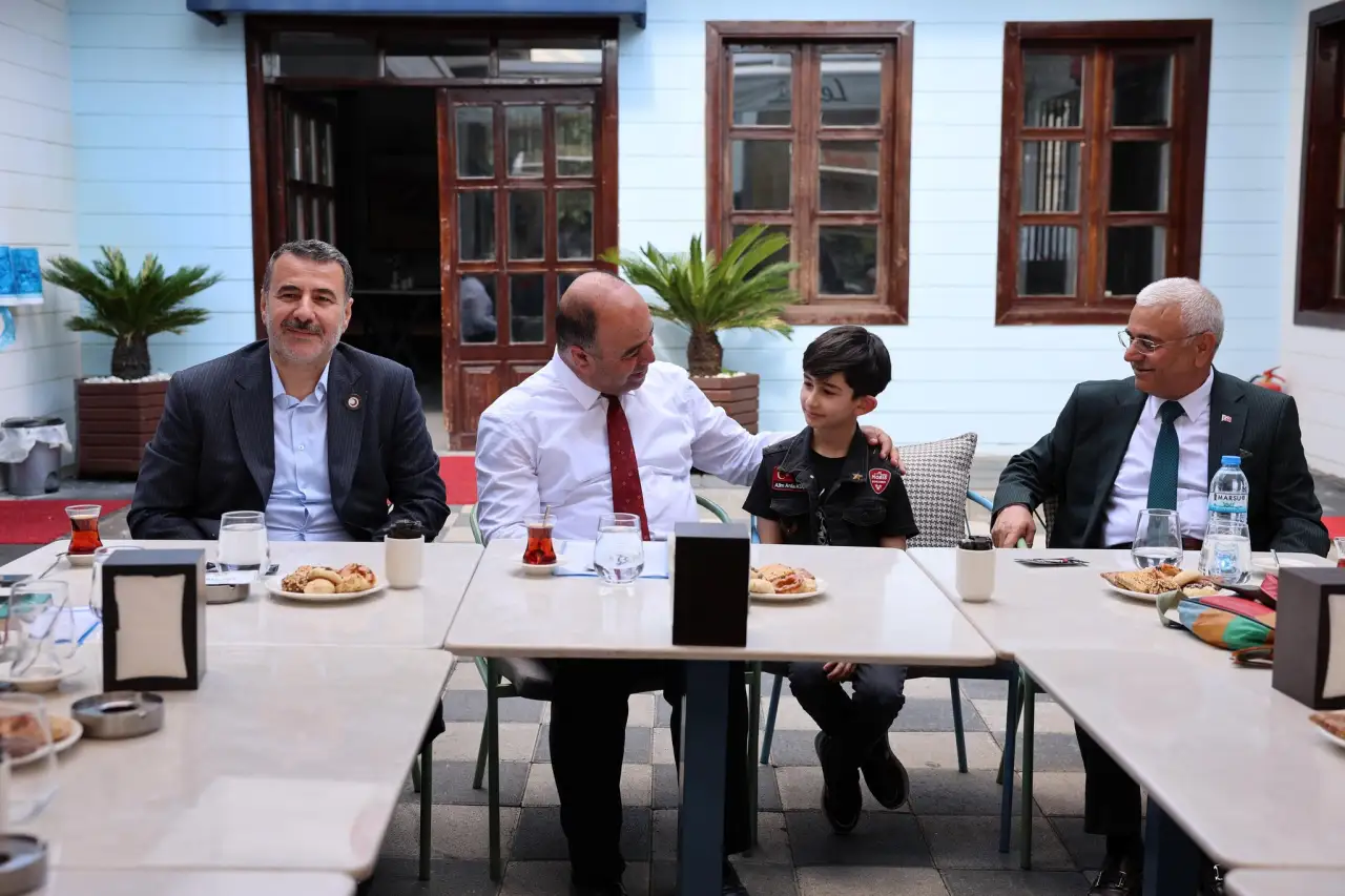 Karaköprü'de Yeşil Gelecek İçin Güç Birliği: Başkan Çiftçi ve STK'lar Omuz Omuza