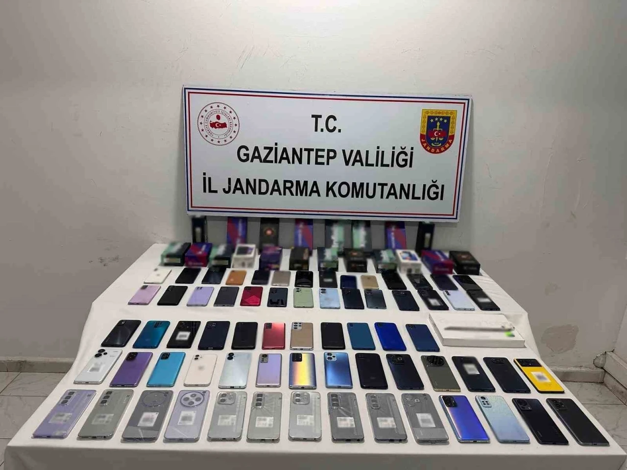 Jandarmadan Kaçak Telefon Operasyonu: 2 Milyon TL’lik Vurgun Engellendi!