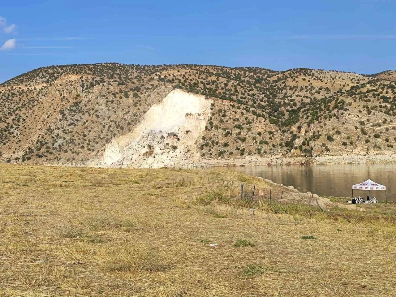 Balık Avına Giden Grup Heyelan ve Su Yükselmesi Nedeniyle Ölümden Döndü