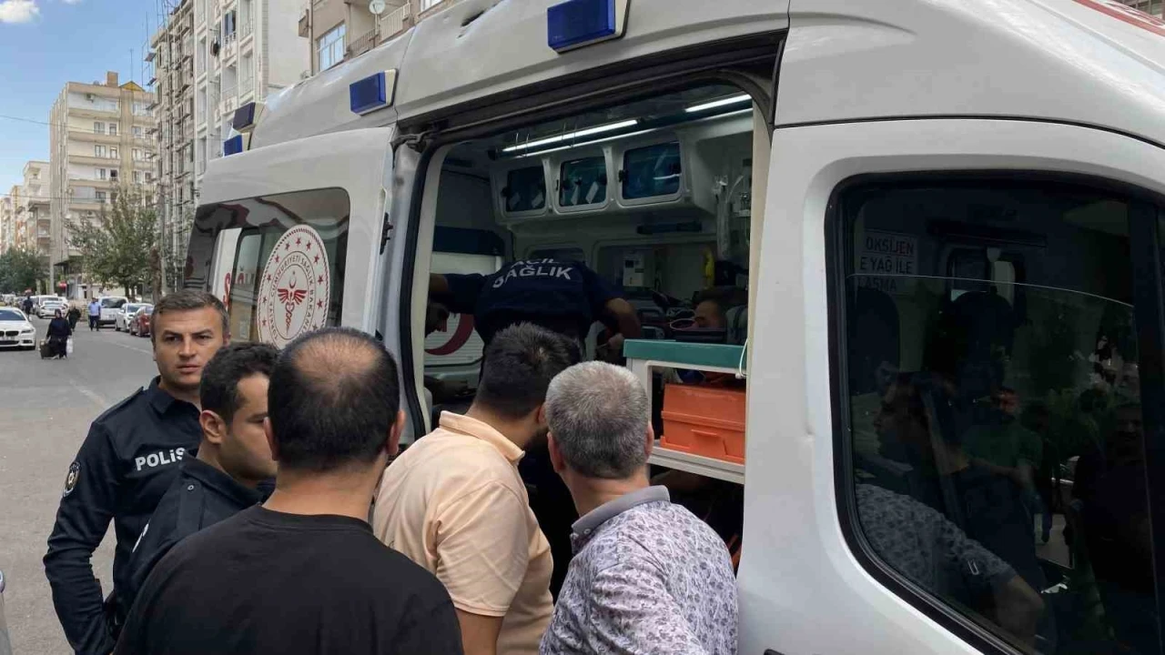 Yemekten Zehirlenme Olayı: 5 Kişi Hastaneye Kaldırıldı