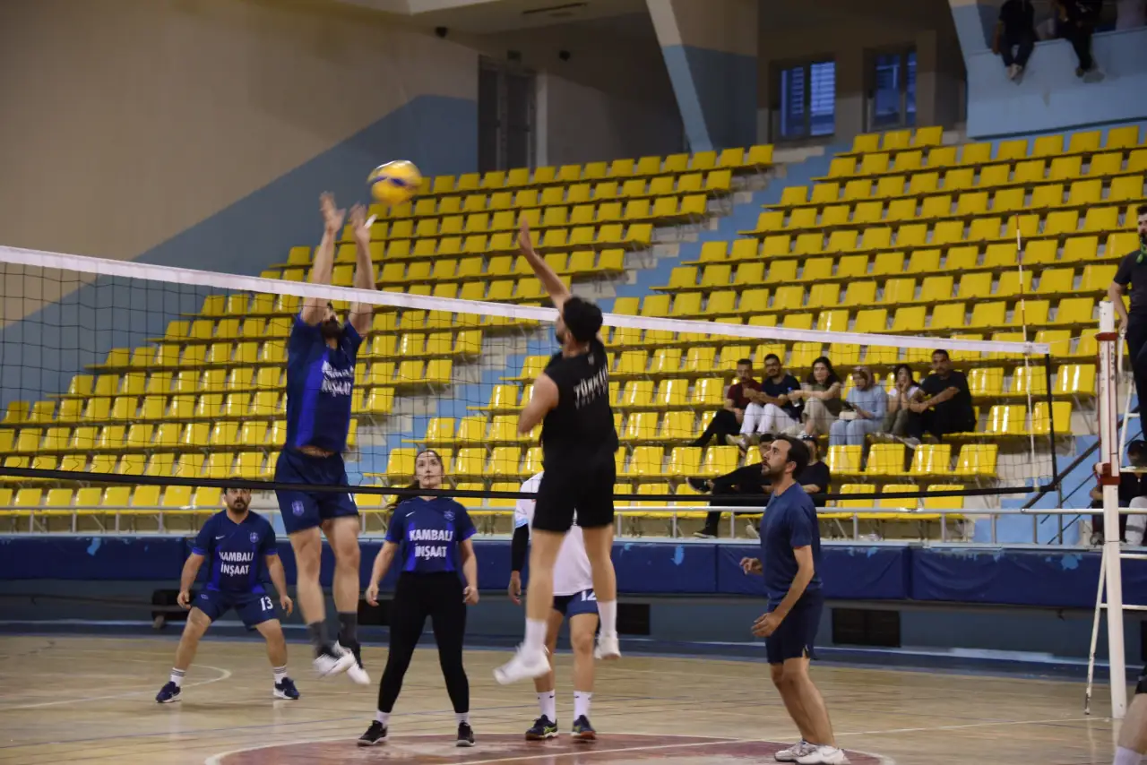 Siverek'te Dev Voleybol Turnuvasında Büyük Finalin Adı Kondu!
