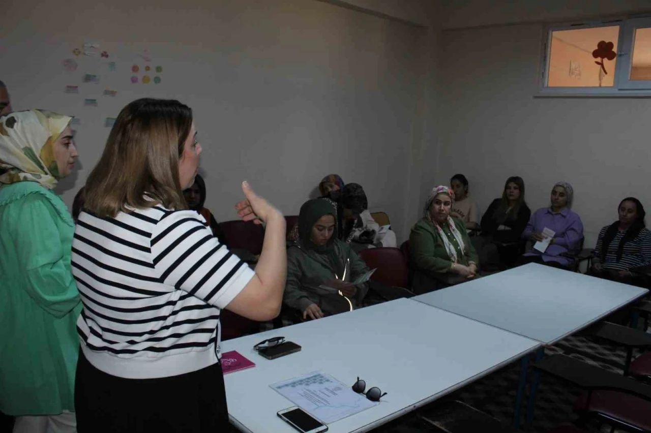 Kadınlara “Normal Doğum” Semineri: Doğal Olanı Tercih Etmenin Önemi Vurgulandı