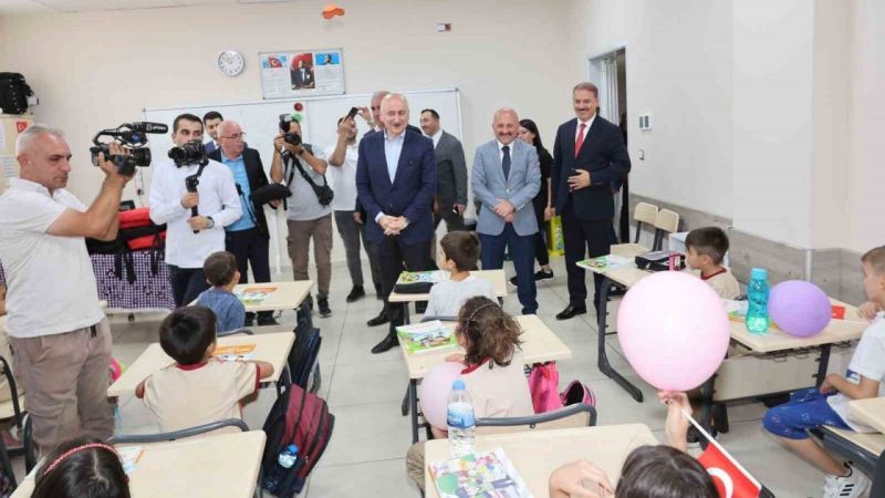 Okul Zilleri Deprem Bölgesi İçin Çaldı