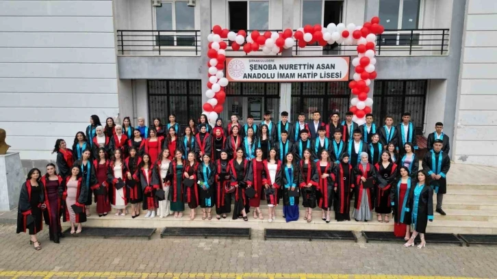 Babat'tan Öğrencilere Mezuniyet Jest