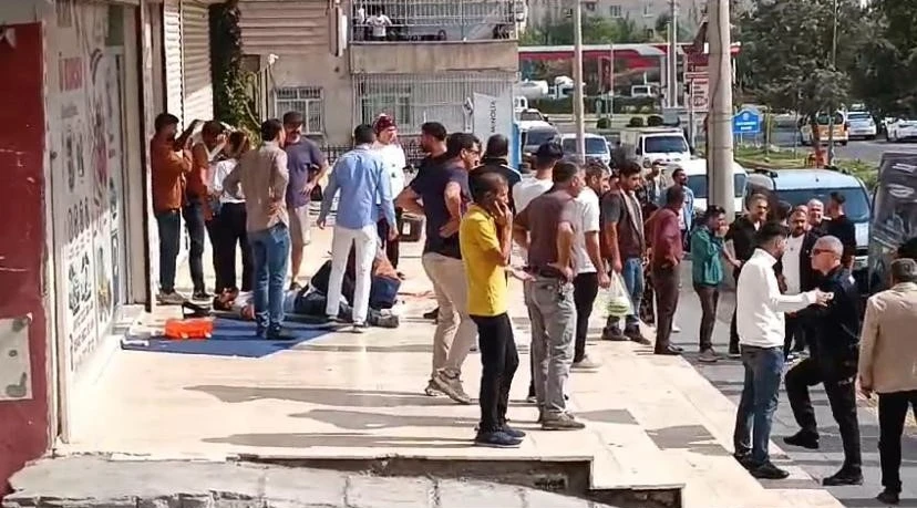 Sürücü Kursunda Bıçaklı Kavga: 5 Kişi Yaralandı