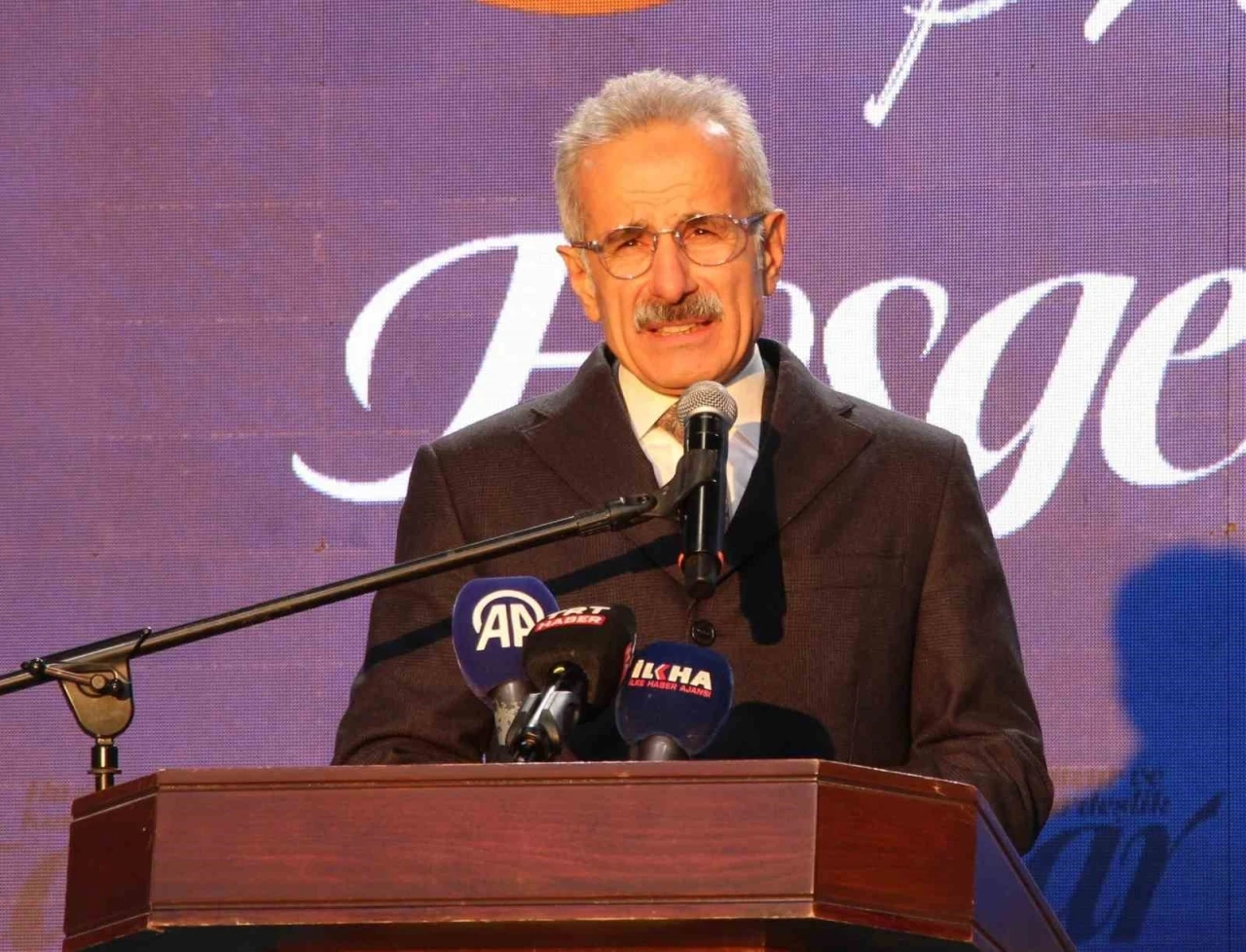 Bakan Uraloğlu: "İstanbul’da Yaptıkları Yolsuzlukların Hesabını Vermek Yerine, ‘Demokrasi Elden Gidiyor’ Diyorlar"