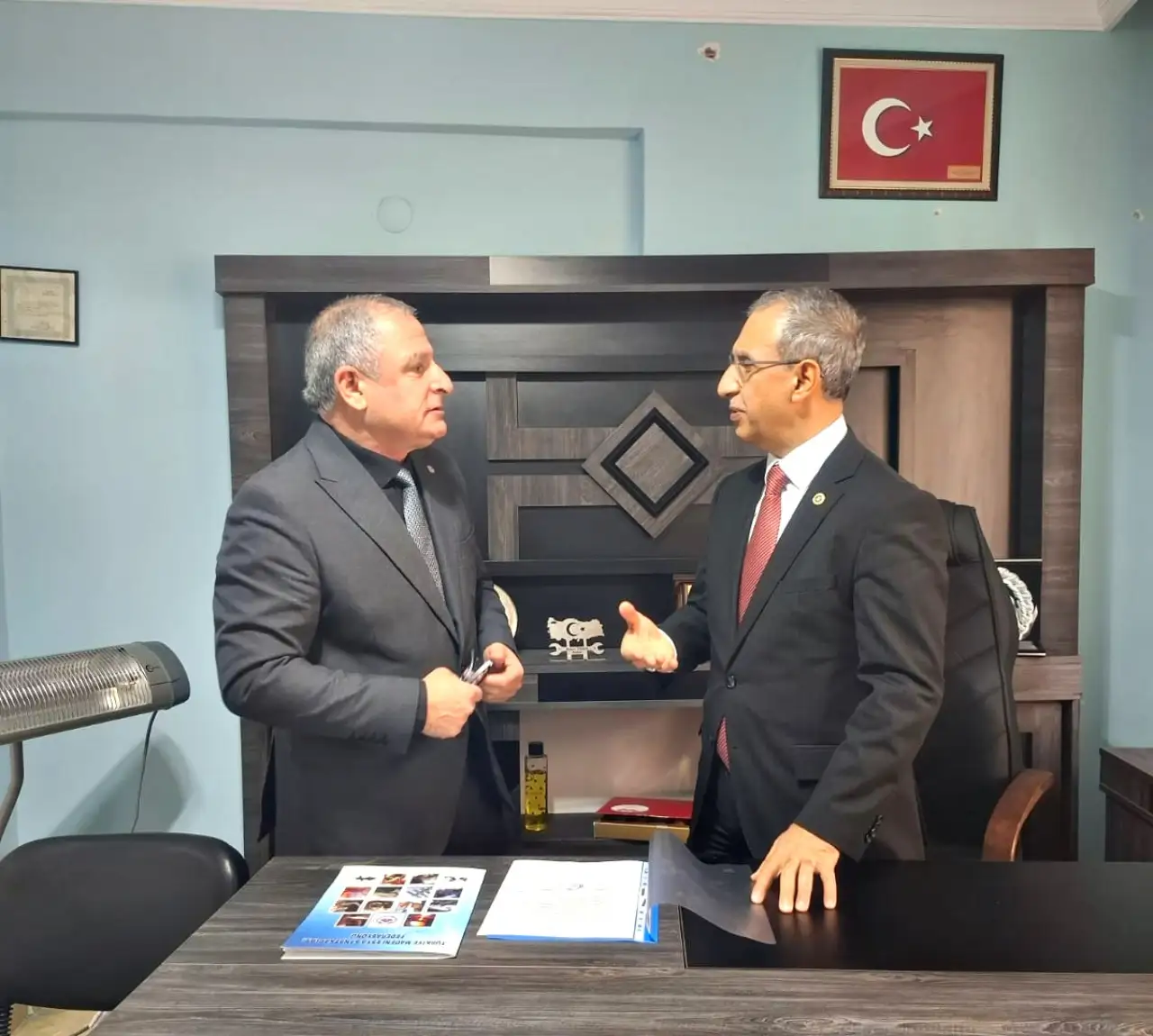 Oda Başkanı İnan, Siverek’teki Acil Hizmet İhtiyaçlarını Milletvekili Dusak’a Sundukları Raporla Açıkladı