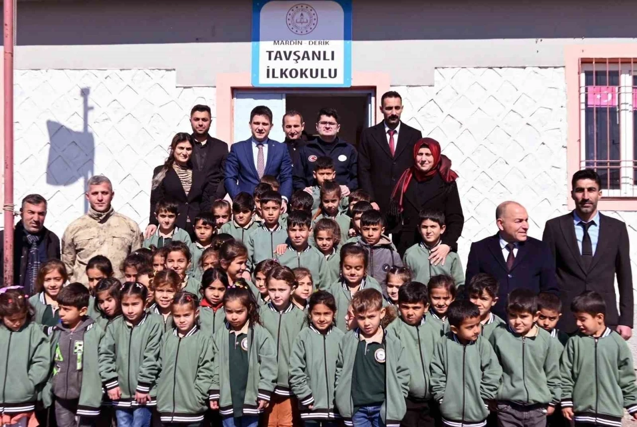 63 Okula Oyuncak Setleri Dağıtıldı