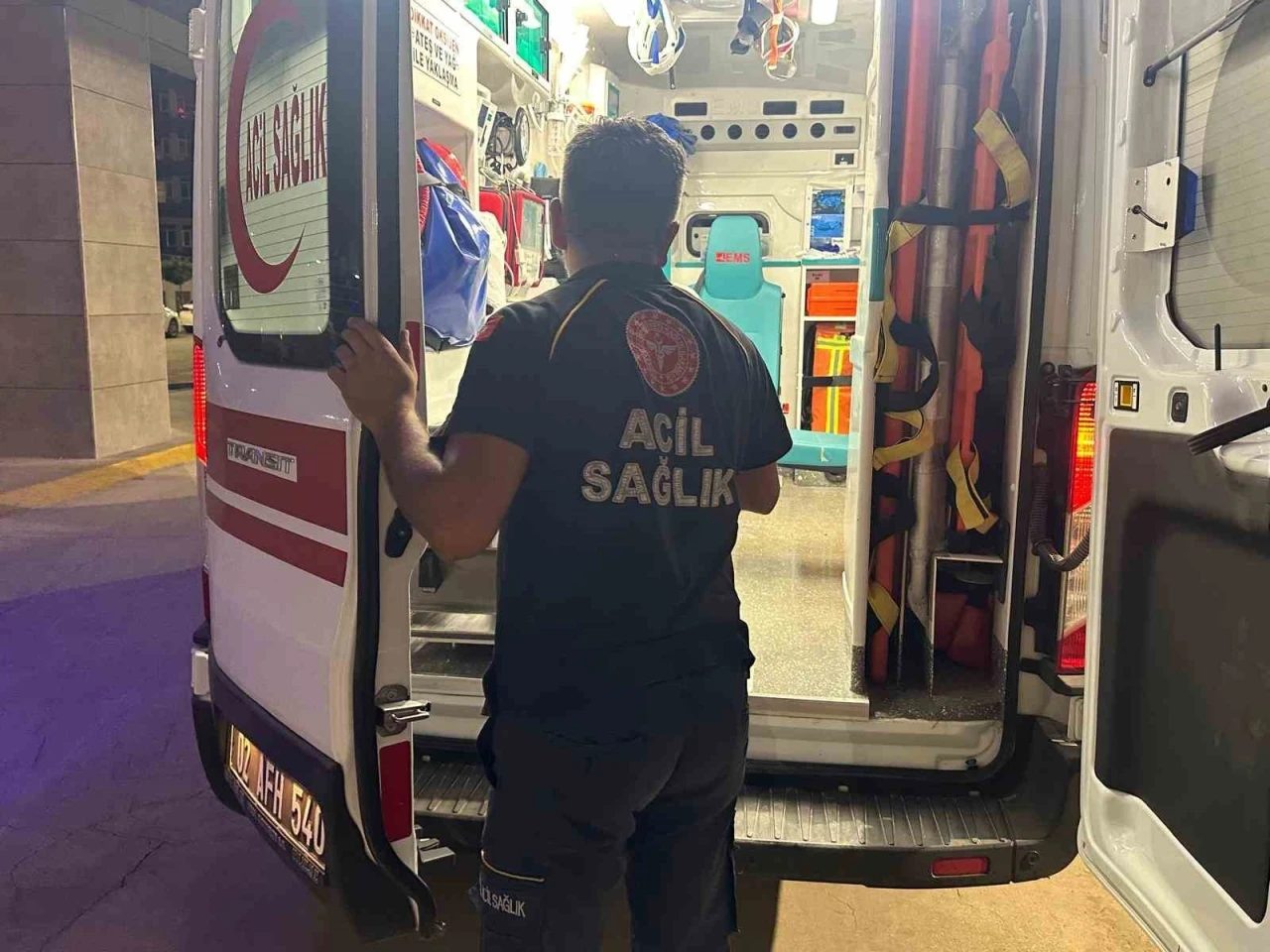 Adıyaman’da Parkta Düşen 2 Yaşındaki Eylül, Yaşam Savaşı Veriyor