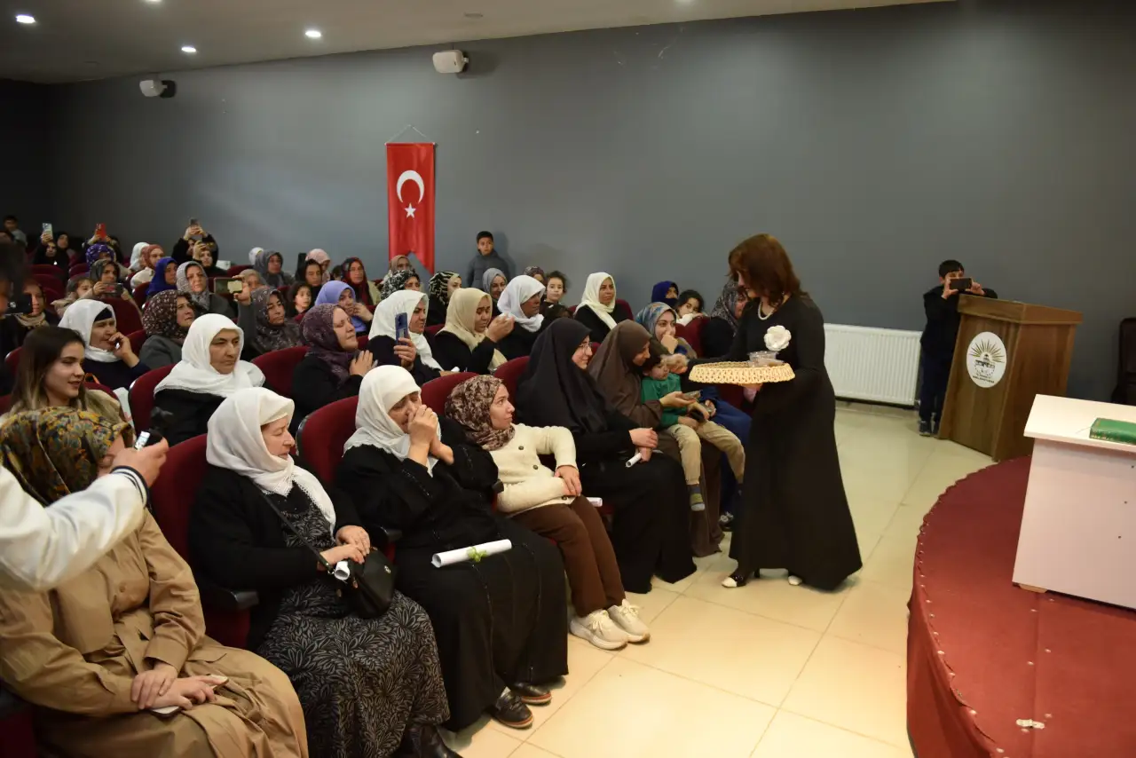 Siverek’te Kadınlara Özel Mevlid-i Nebi Programında Gönüller Buluştu!