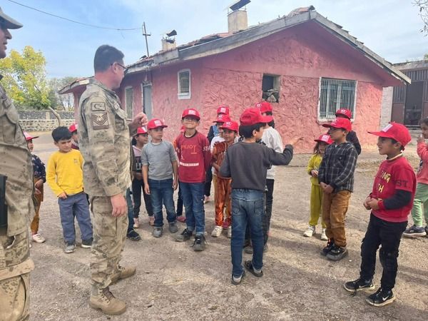 Siverek'te Cumhuriyetimizin 100. Yılında Öğrencilere Özel Kutlamalar