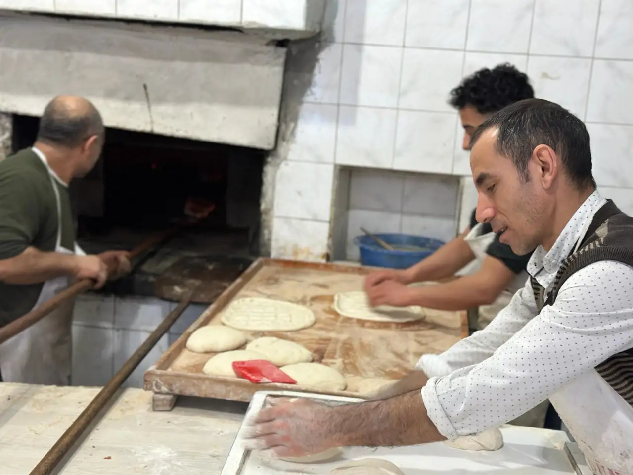 Siverek’te Fırıncıların 40 Derece Sıcaklıkla Ekmek Mesaisi