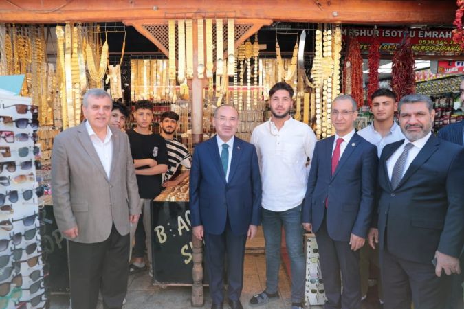 TBMM Başkanvekili Bozdağ balıklara yem attı