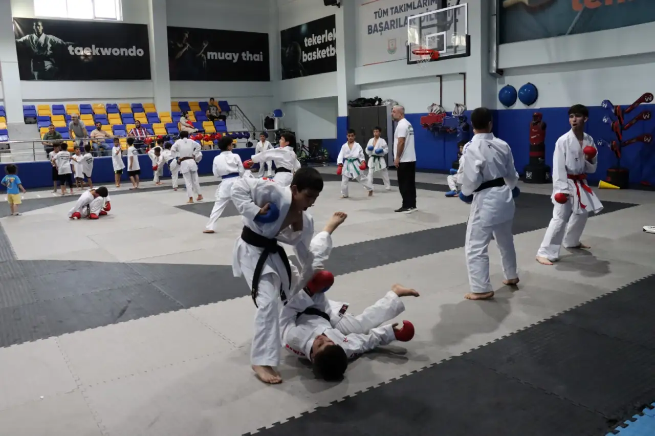 Karate Kurslarına Geleceğin Şampiyonları Yetişiyor
