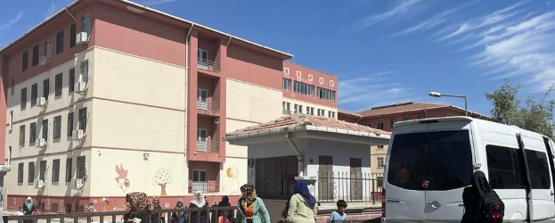 6 Öğrenci Gıda Zehirlenmesi Şüphesiyle Hastaneye Kaldırıldı