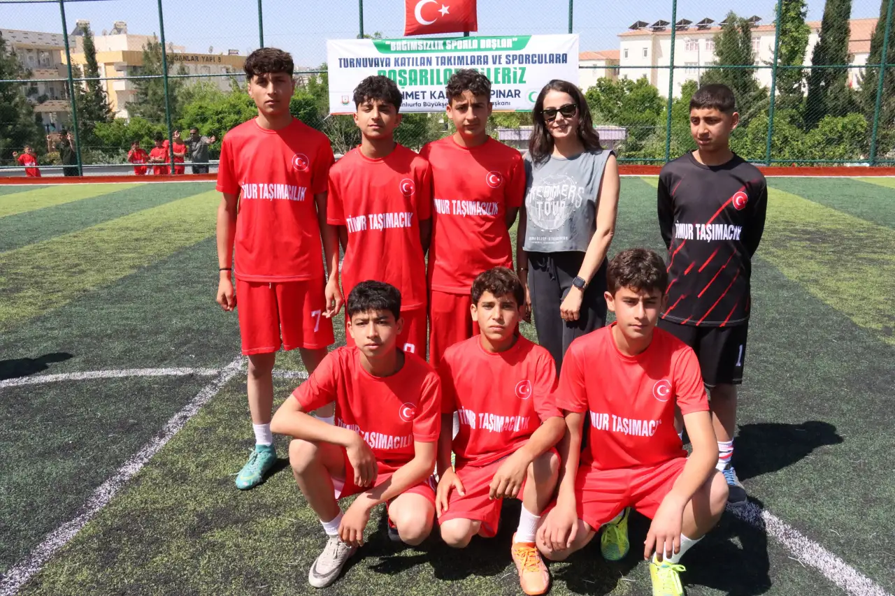 Şanlıurfa'da Genç Kramponlar Sahaya İndi: Bağımsızlık İçin Goller Atılacak