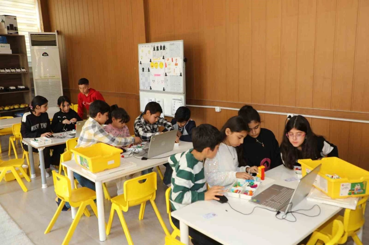 Bilim Merkezi Geleceğin Mucitleri Yetişiyor