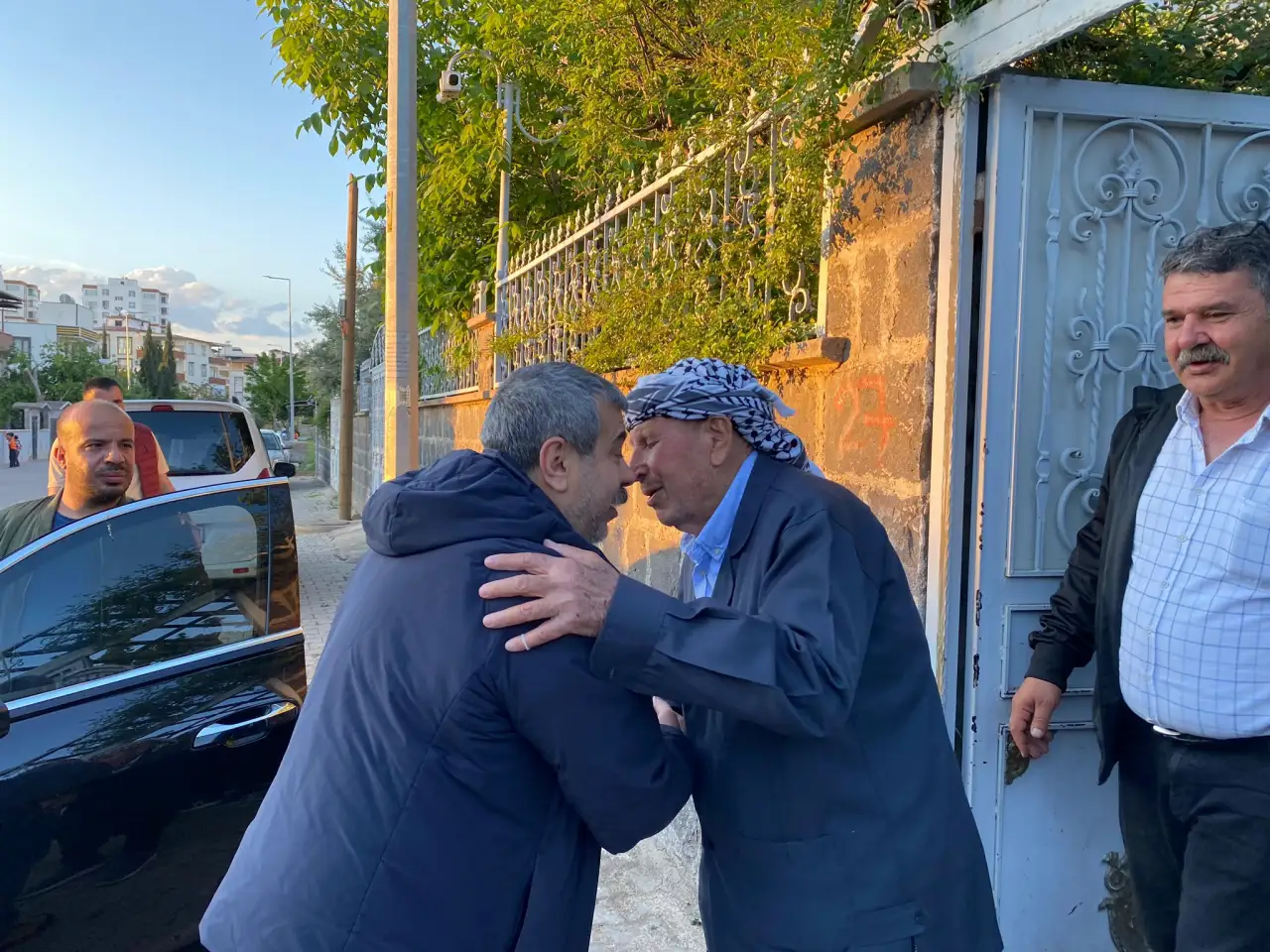 Fatih Mehmet Bucak’tan Baba Dostuyla Geçmişe Yolculuk