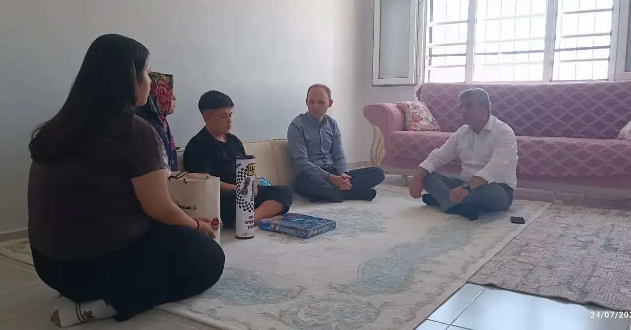 Siverek Kaymakamı Salih Sak’tan Kıbrıs Gazisi ve Akgeyik Ailesine Anlamlı Ziyaret