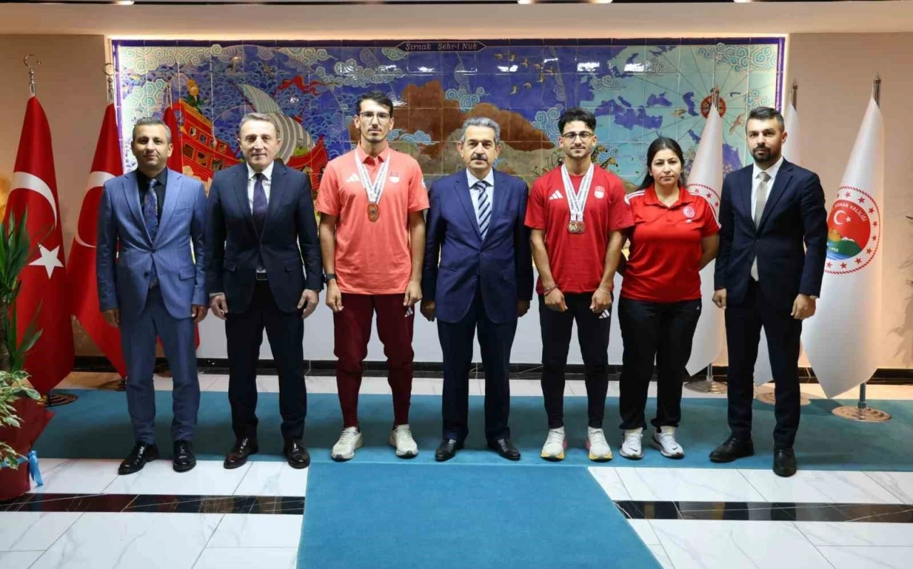 Engelsiz Şampiyonları Vali Ekici'yi Ziyaret Etti