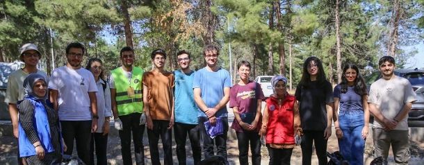 Gençlerden Örnek Çevre Temizliği