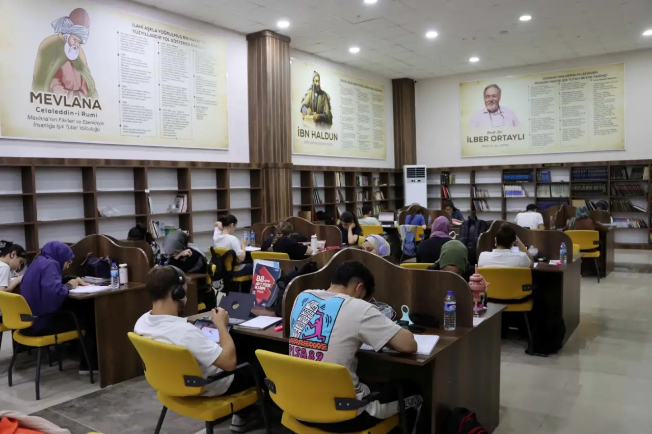 Şanlıurfa'nın Gelişen İlçesinde Eğitim Yatırımları Gençlerin Geleceğine Işık Tutuyor