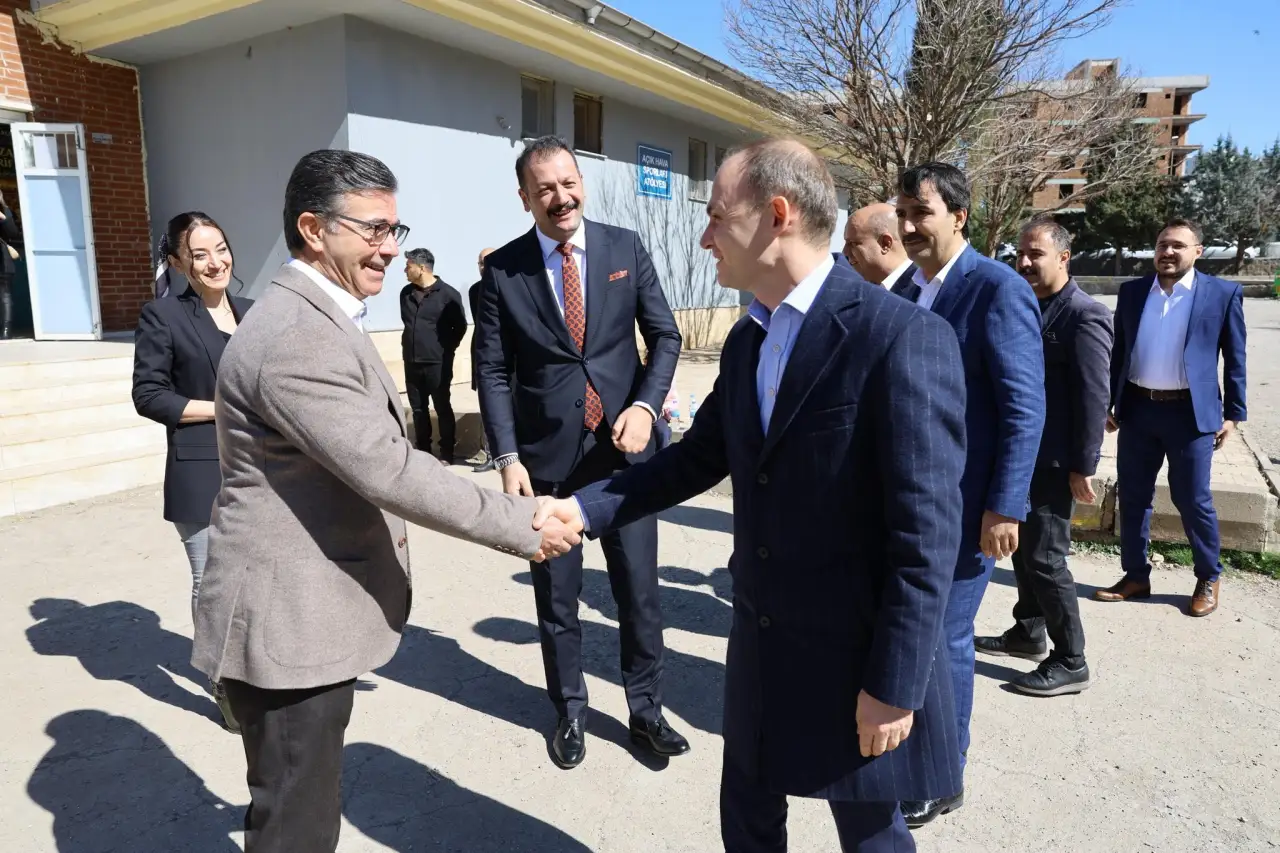 Siverek’te Maarif Ruhu Minik Yüreklerle Canlandı: ‘Maarifin Kalbinde Ramazan’ Coşkusu