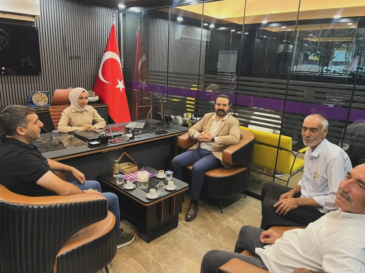 Hasan İzol, Eğitim Camiasıyla Bir Araya Geldi