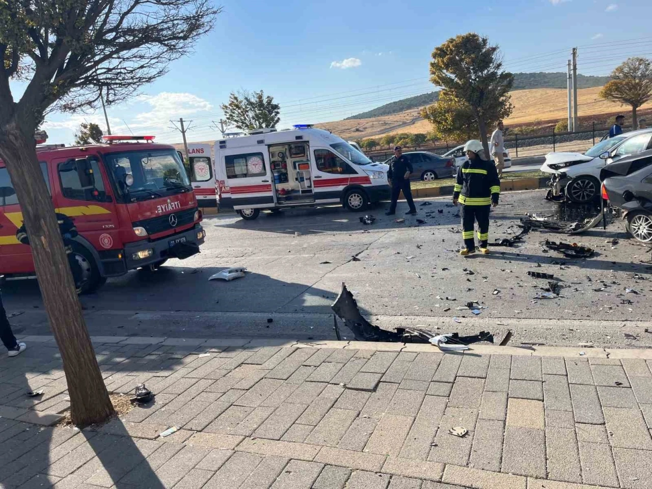 Zincirleme Trafik Kazası: 3 Yaralı