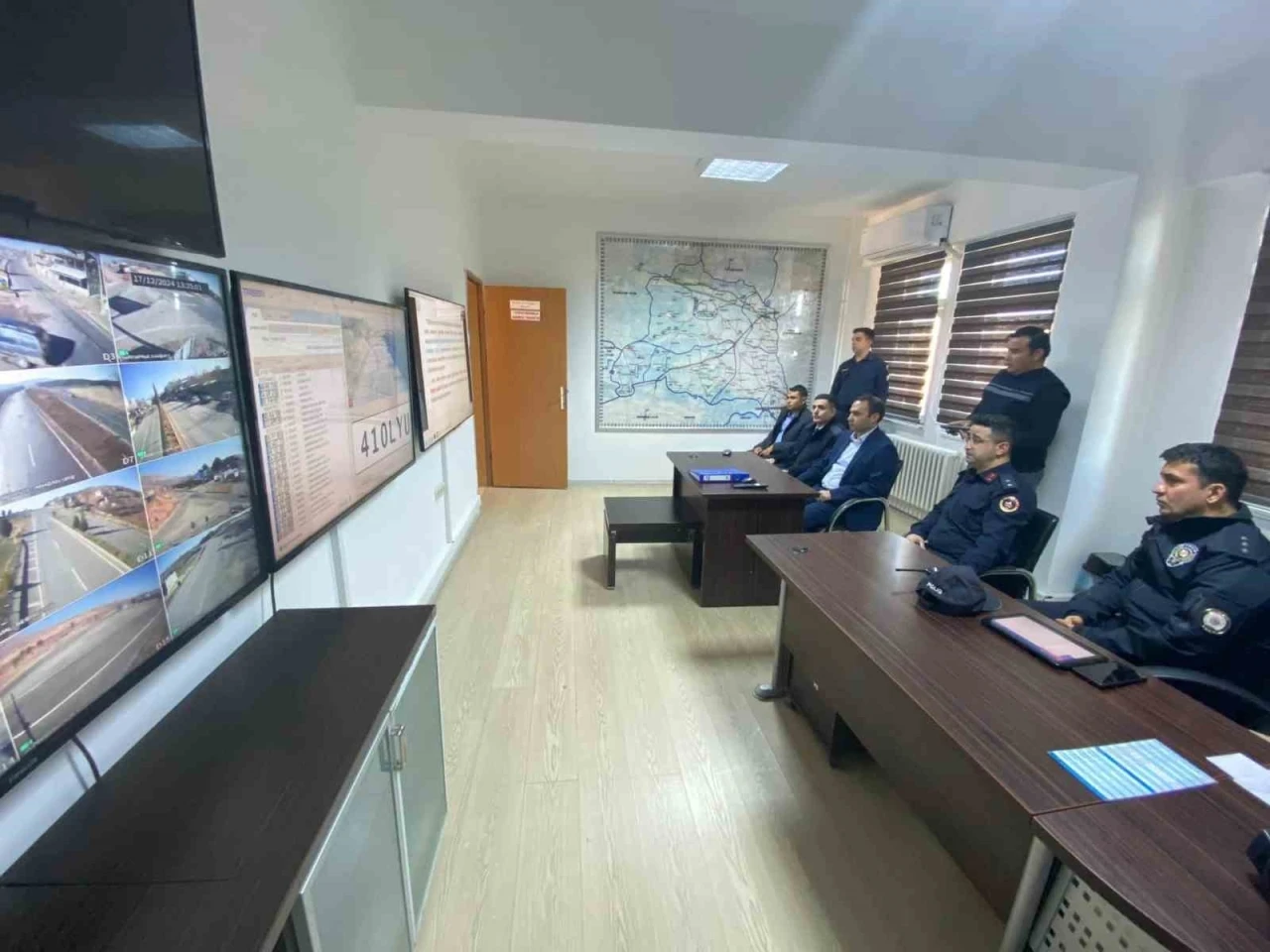 Kaymakam Partal, Jandarmadaki Güvenlik Sistemlerini İnceledi