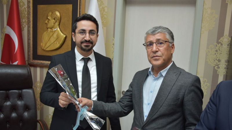 Siverek'te Sağlık Çalışanlarına Destek: Karanfil ve Tatlı İkramı