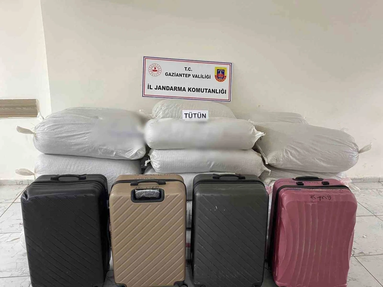 1 Ton 750 Kilo Kaçak Tütün Ele Geçirildi
