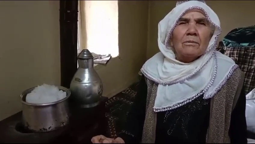 Su İhtiyacını Kar Eriterek Karşılayan Zeynep Çilingir’in Zorlu Yaşamı