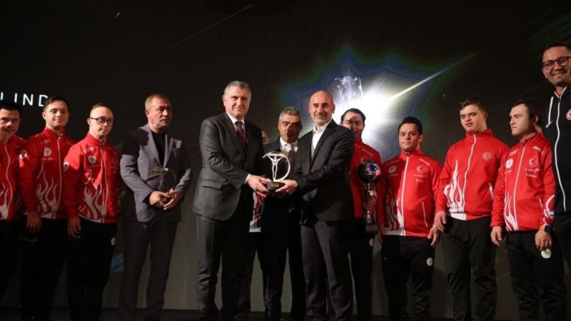 "Türk Sporu’na Katkı" Ödülü