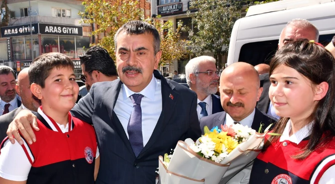 "Yeni Müfredat, Türk Eğitim Sistemine Çağdaş Dünyayı Taşıyacak"