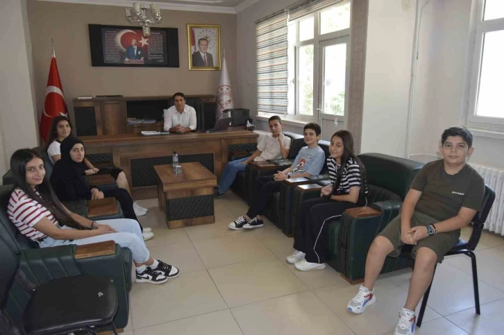 LGS Sınavında Dereceye Giren Öğrencileri Ödüllendirdi