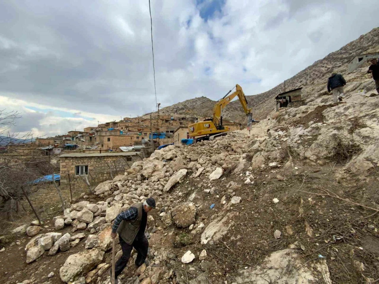 30 Yıl Sonra O Köye Mahalle Yolu Yapılıyor