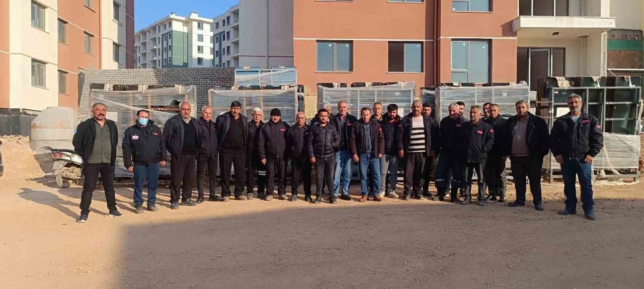 Güvenlik Görevlilerinden Maaş Protestosu!